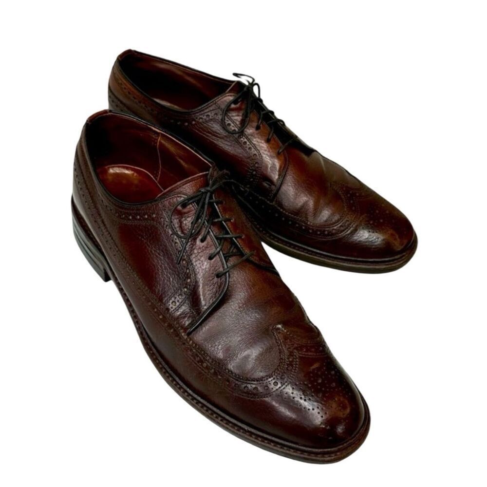 Vintage Men's Brown Leather Wing Tip Shoes Made In USA Circa 1970s Size 11
